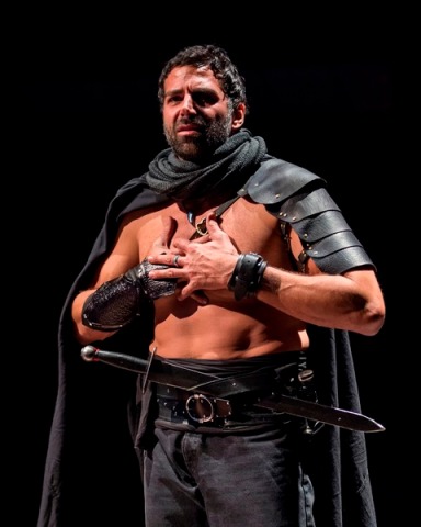 Elijah Alexander as Macbeth. Photo credit: Craig Schwartz